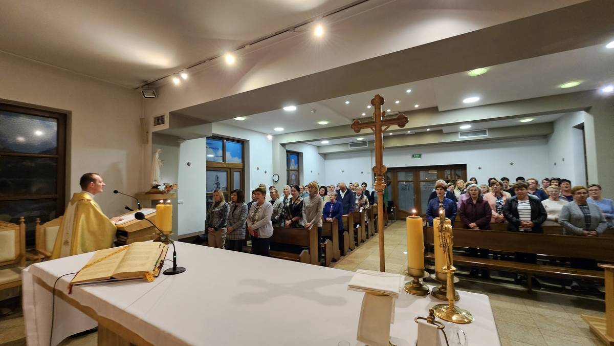 Stary Sącz - Pierwsza tura rekolekcji dla członków Parafialnych Zespołów Caritas