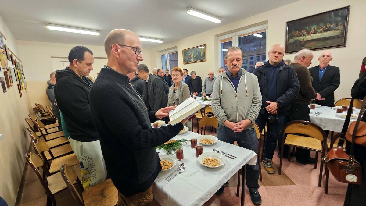 WIGILIA W DOMU DLA BEZDOMNYCH W TARNOWIE
